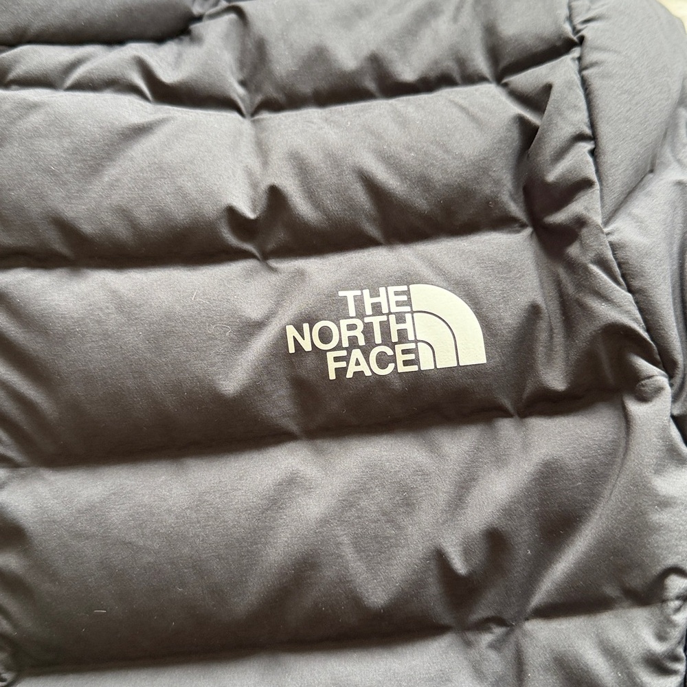 EUC North Face Belleview down parka jacket M - Picture 6 of 8